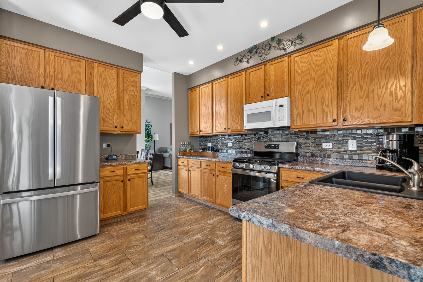 16542 Eastlake Parkway