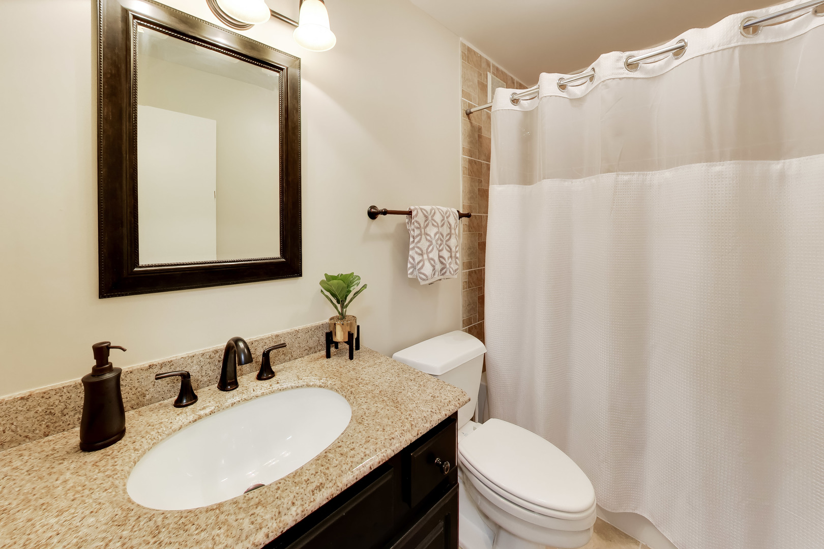 2000 Saint Regis Drive Unit: 7N