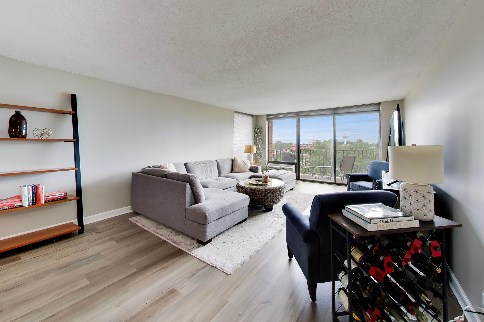 2000 Saint Regis Drive Unit: 7N