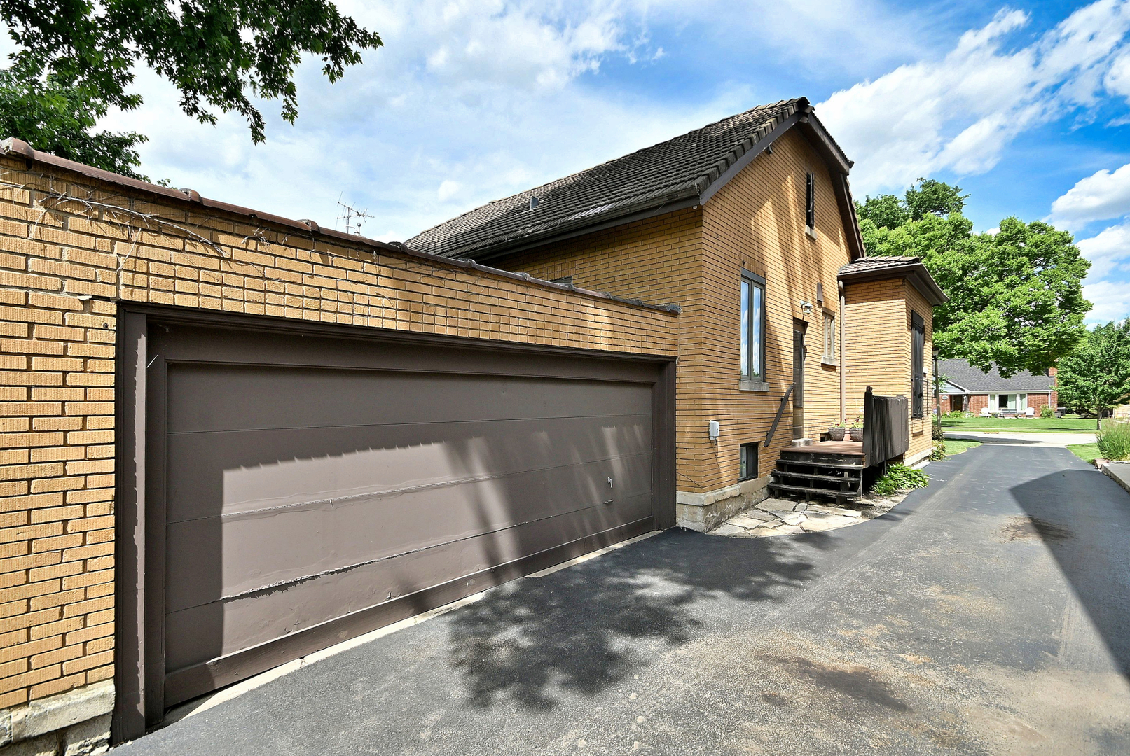 146 S Poplar Avenue
