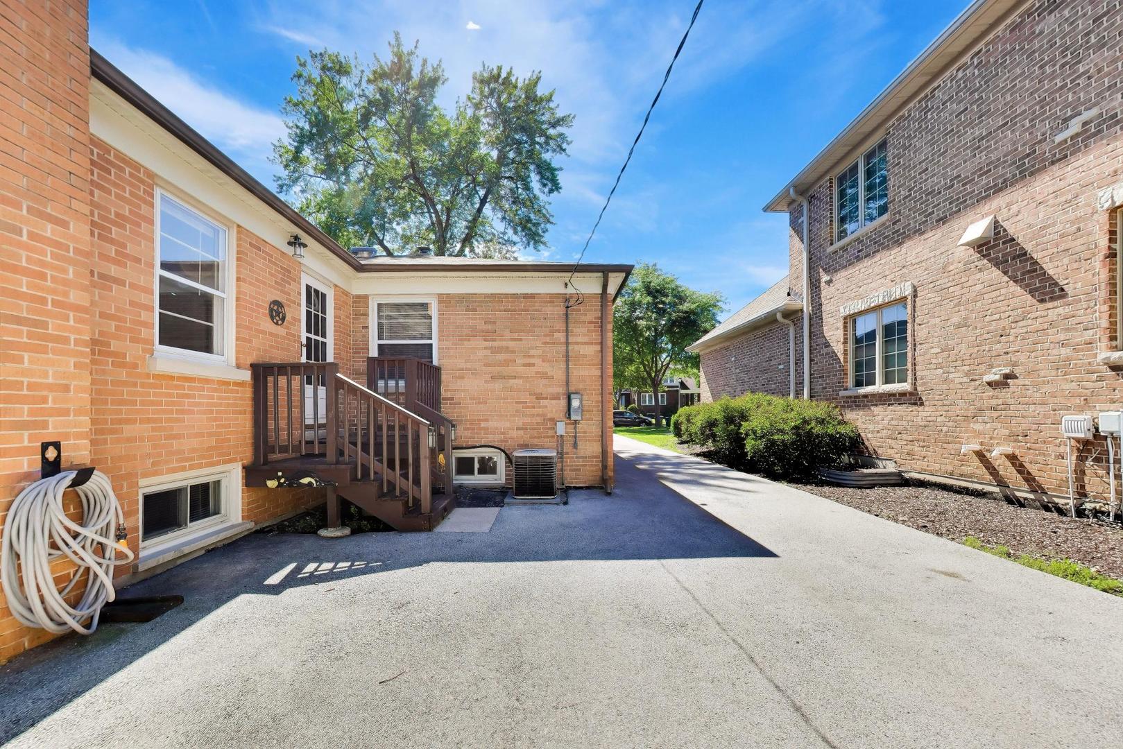 479 N Elm Avenue