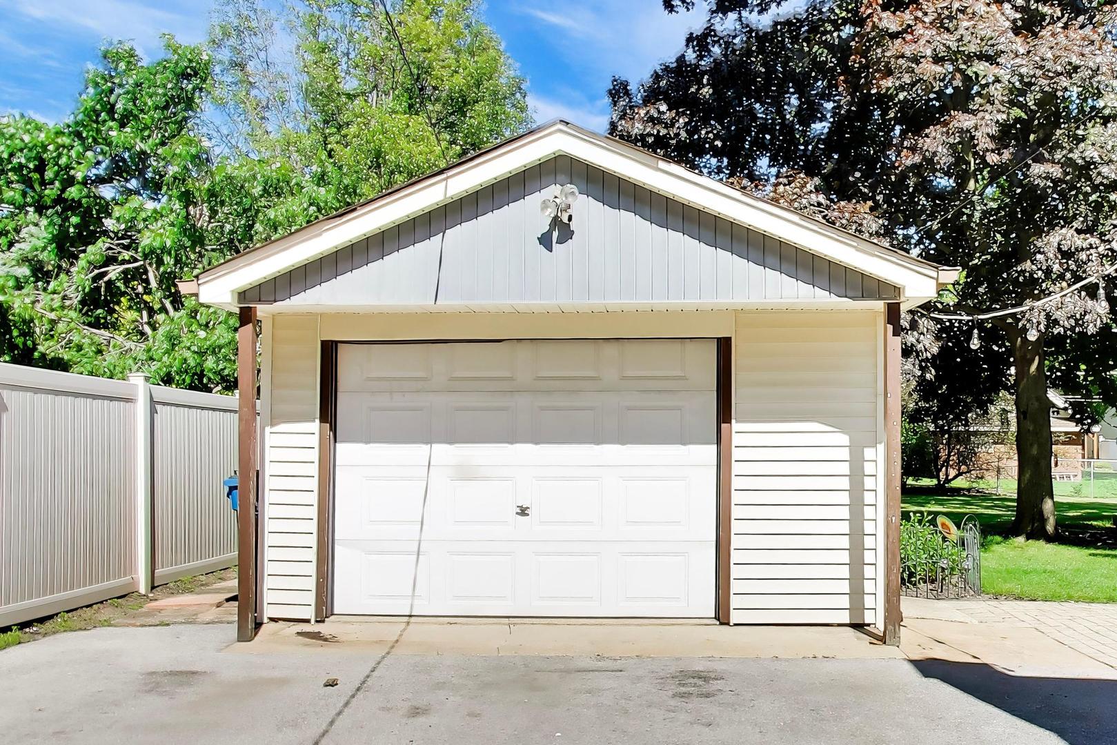 479 N Elm Avenue