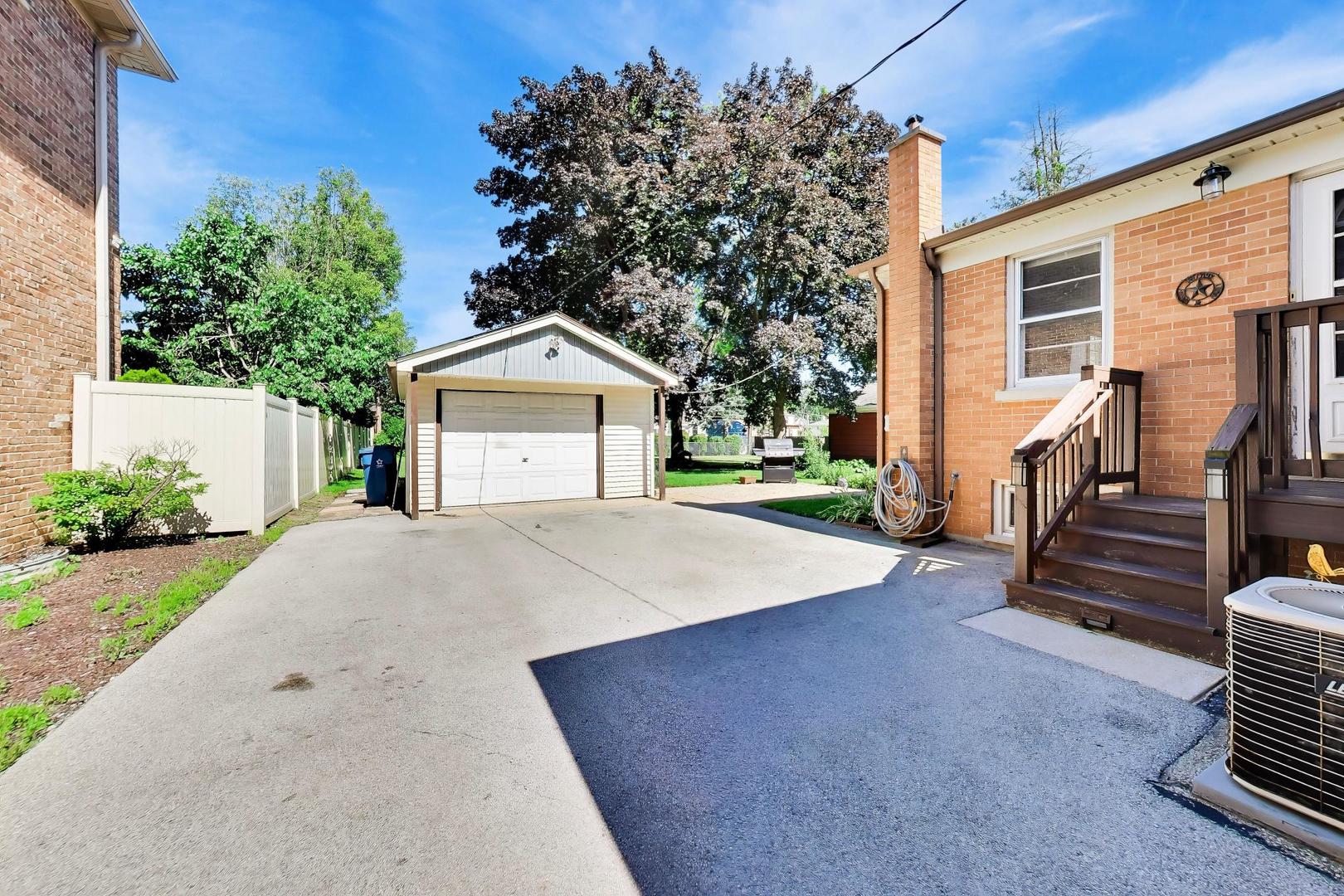 479 N Elm Avenue