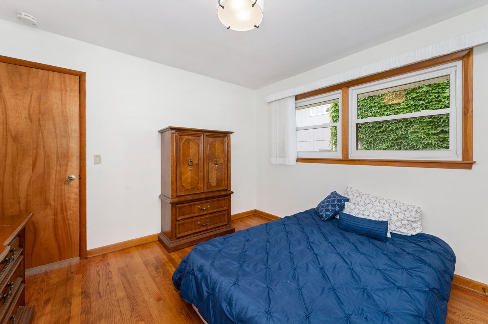 19 W Adams Street