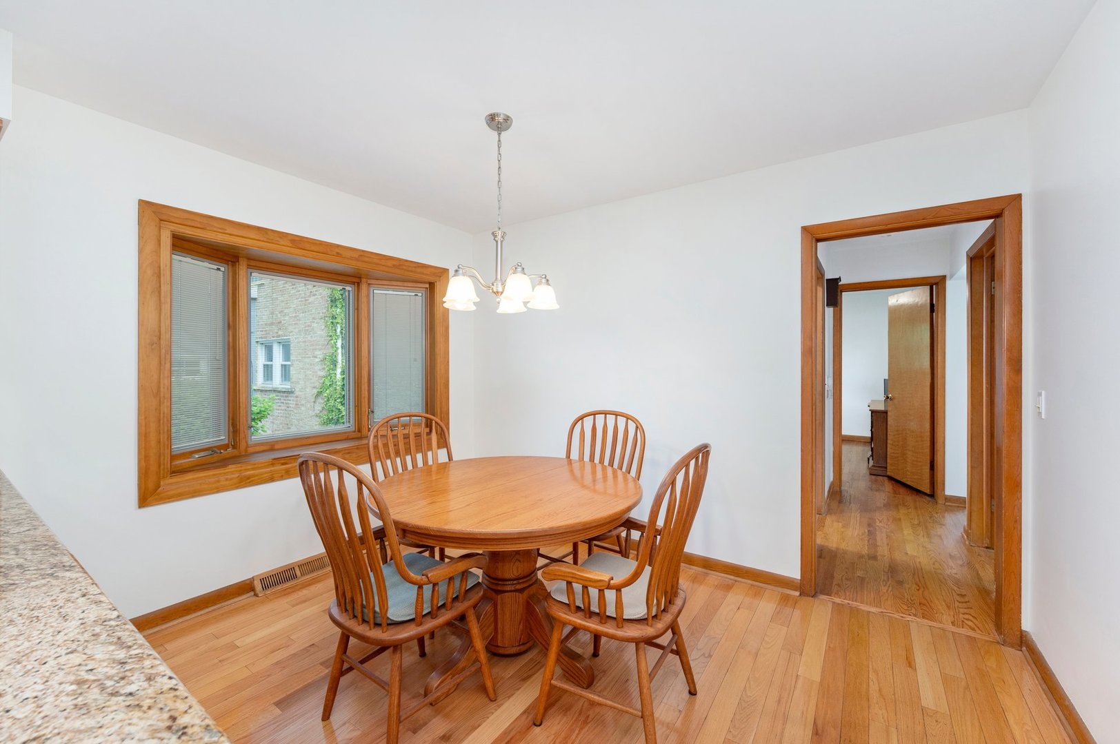 19 W Adams Street