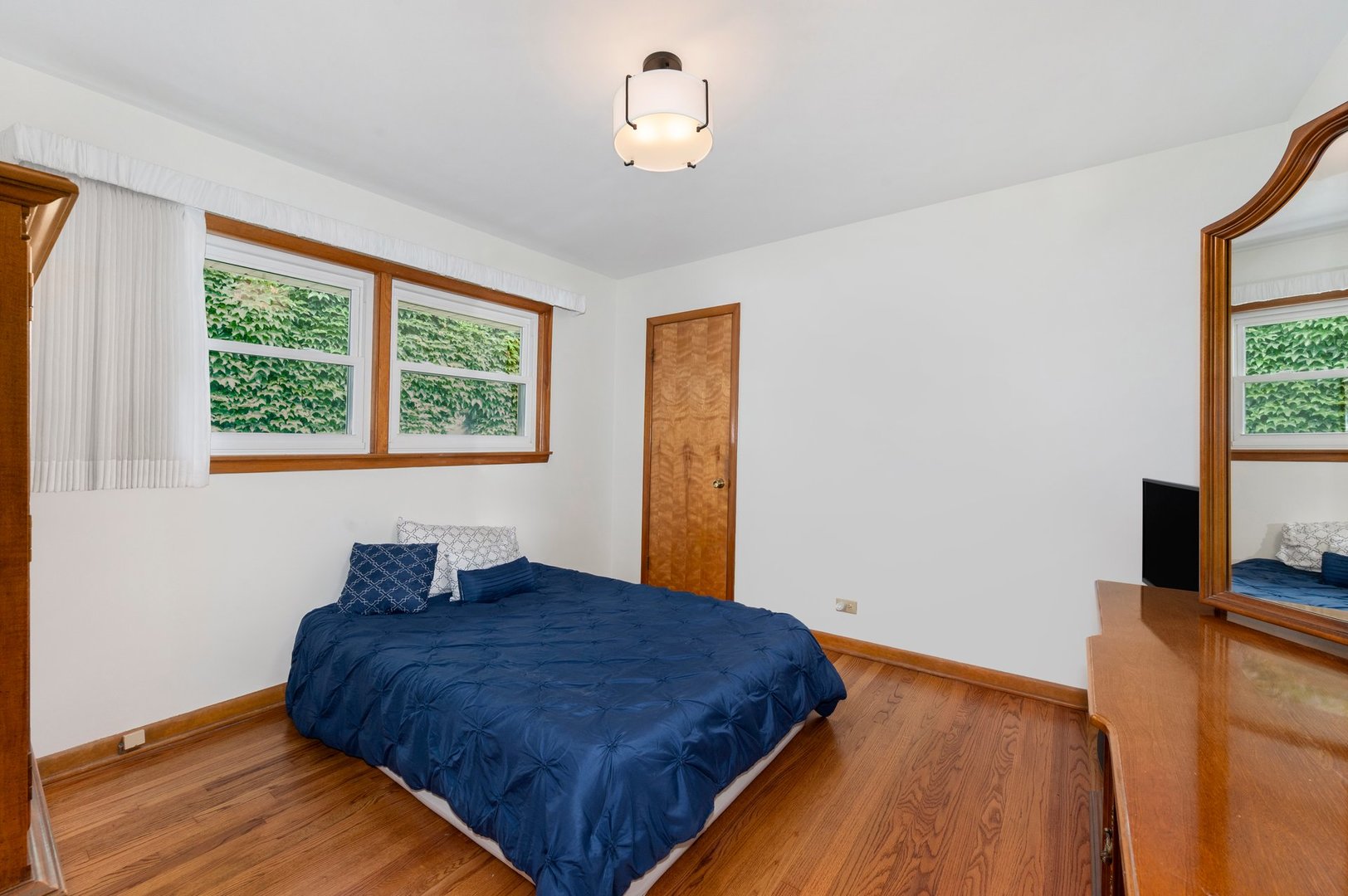 19 W Adams Street