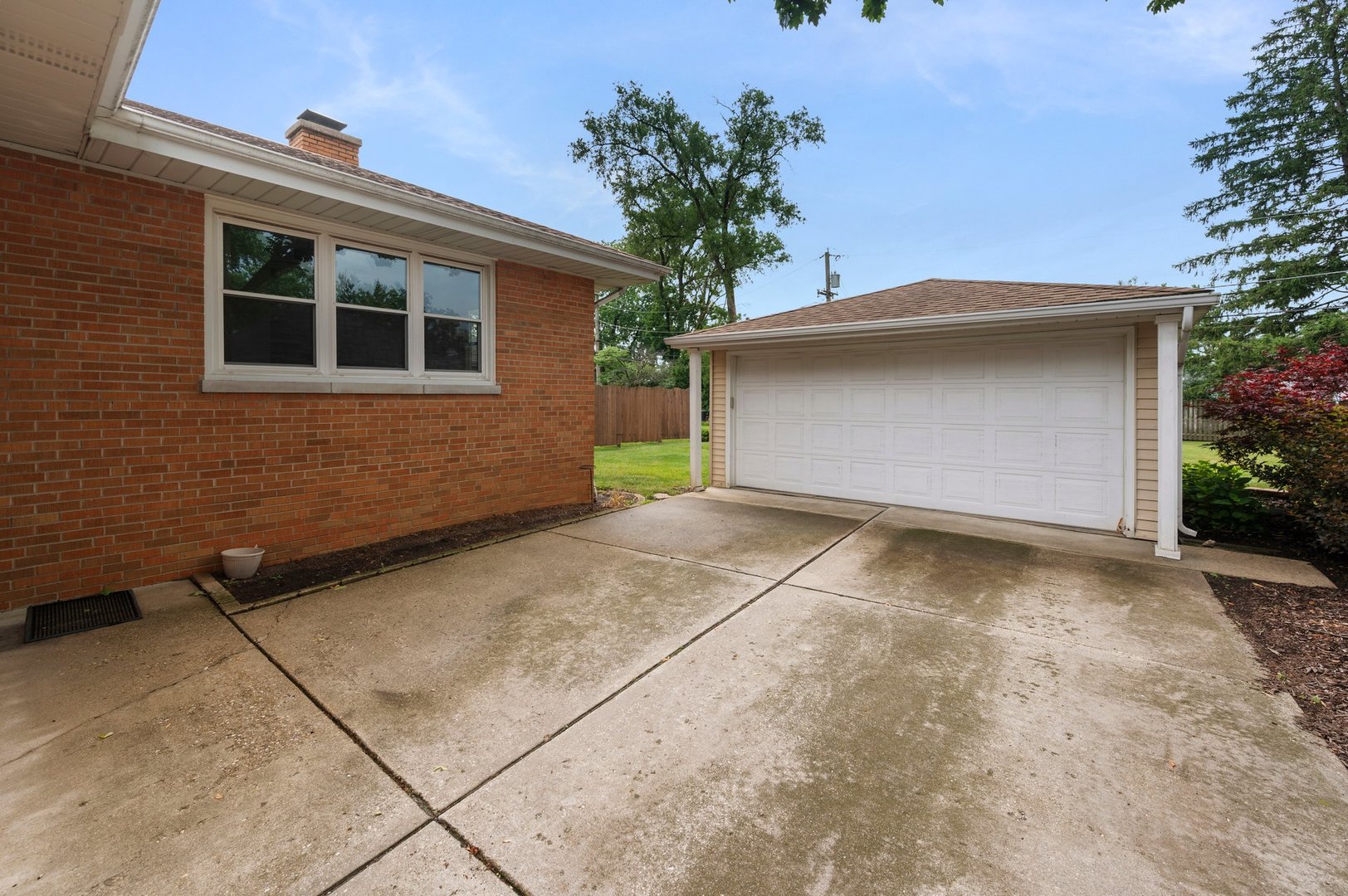 19 W Adams Street