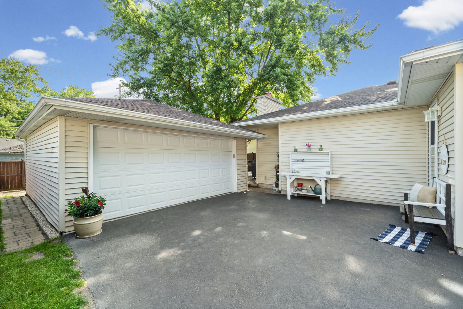 3102 Swallow Lane