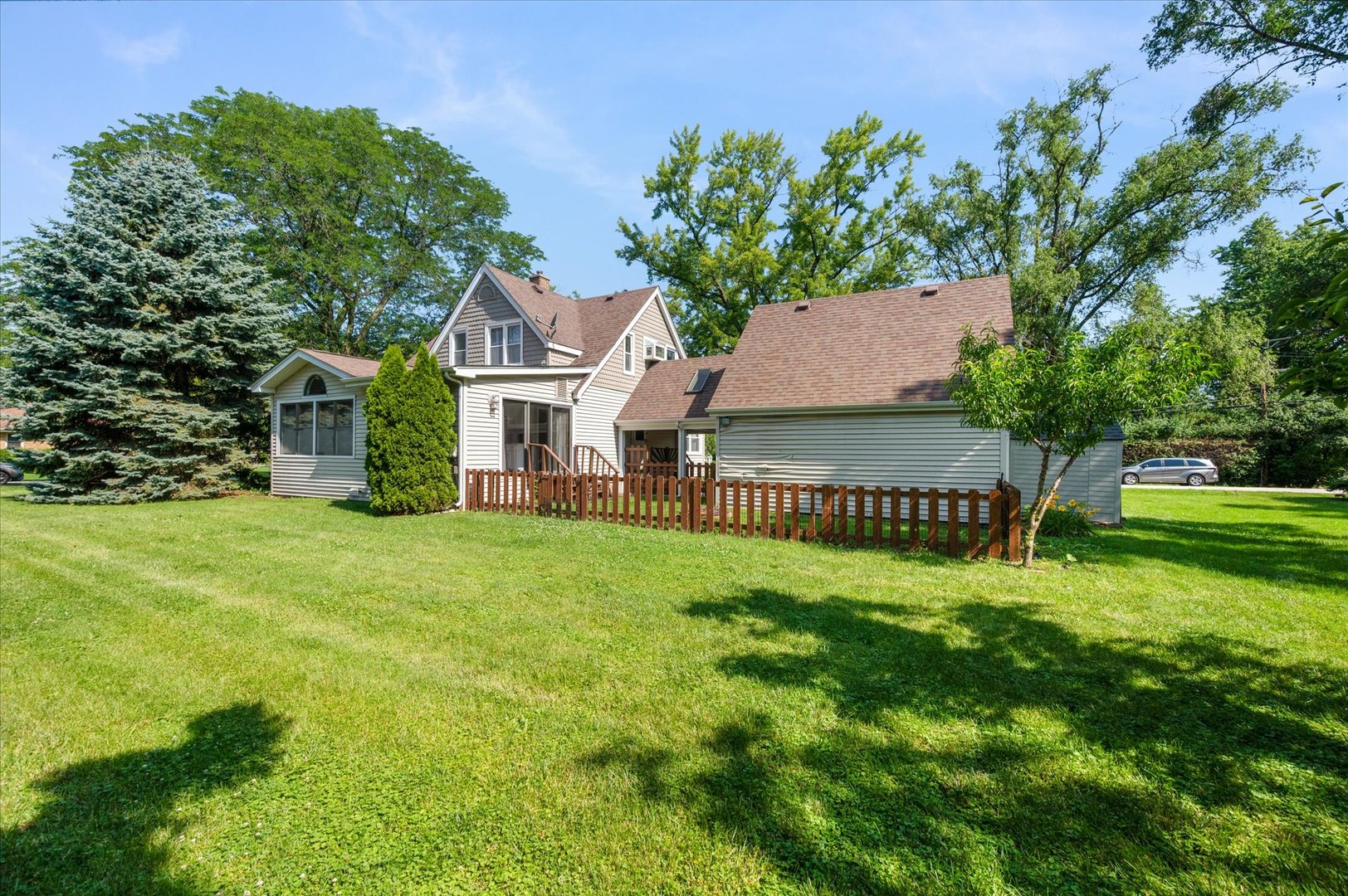 16W661 White Pine Road