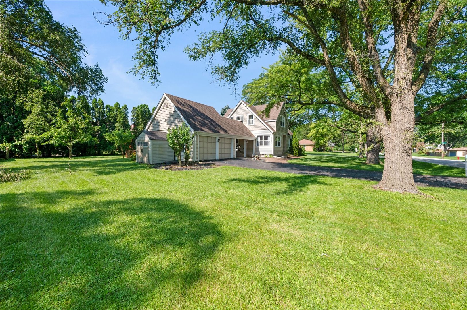 16W661 White Pine Road