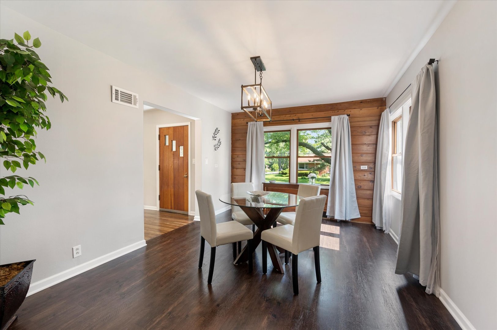 16W661 White Pine Road