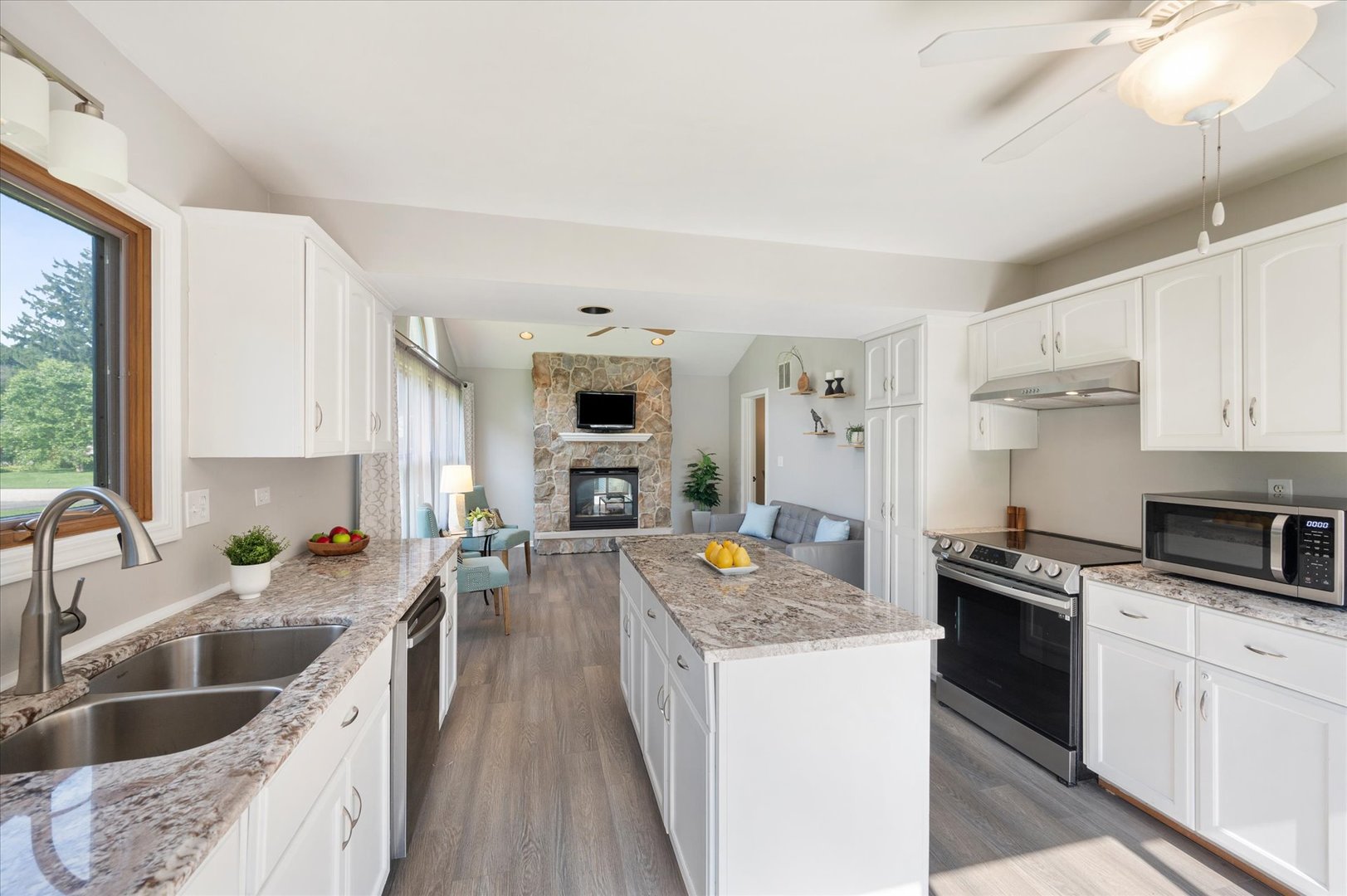16W661 White Pine Road