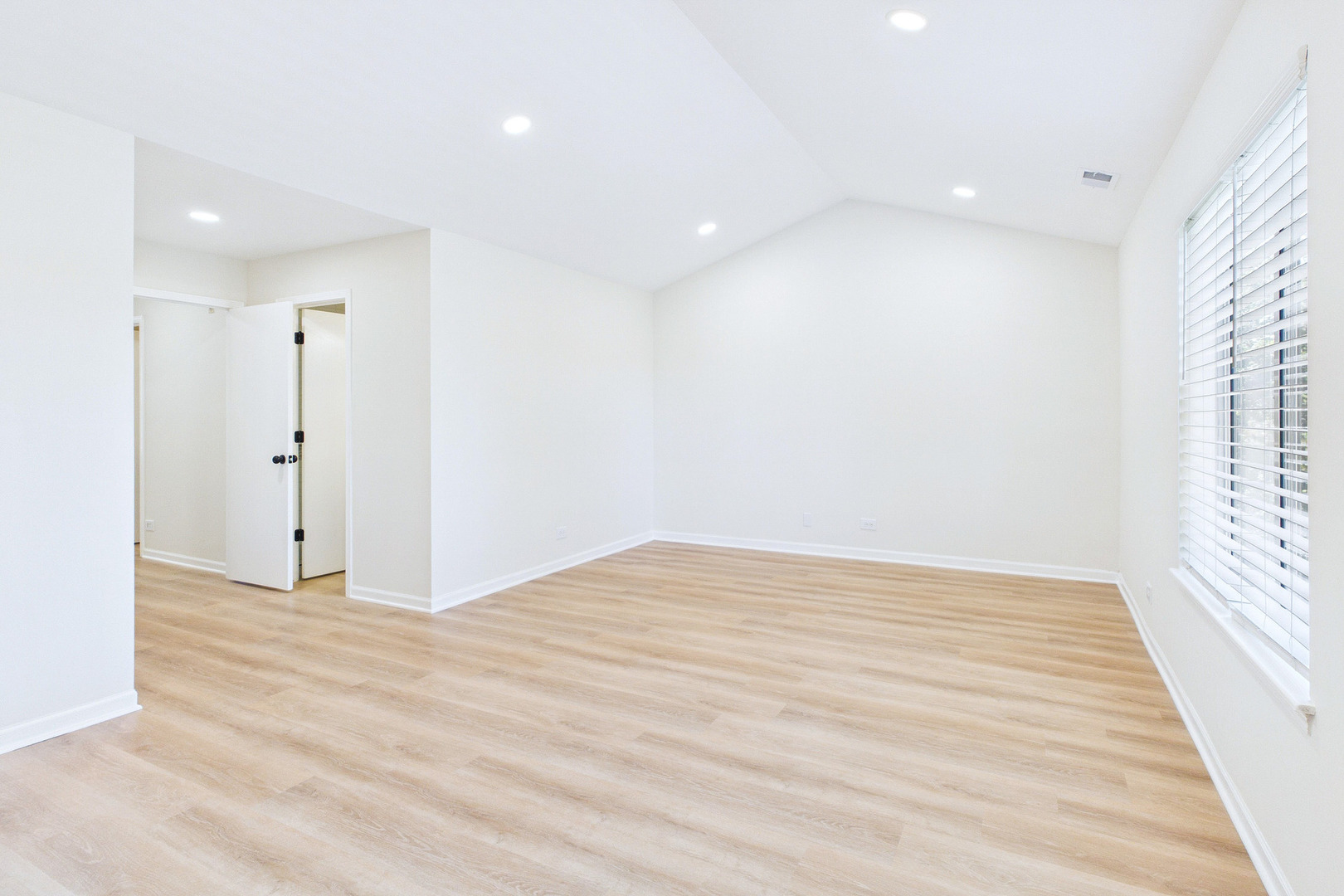 3 Charlotte Circle