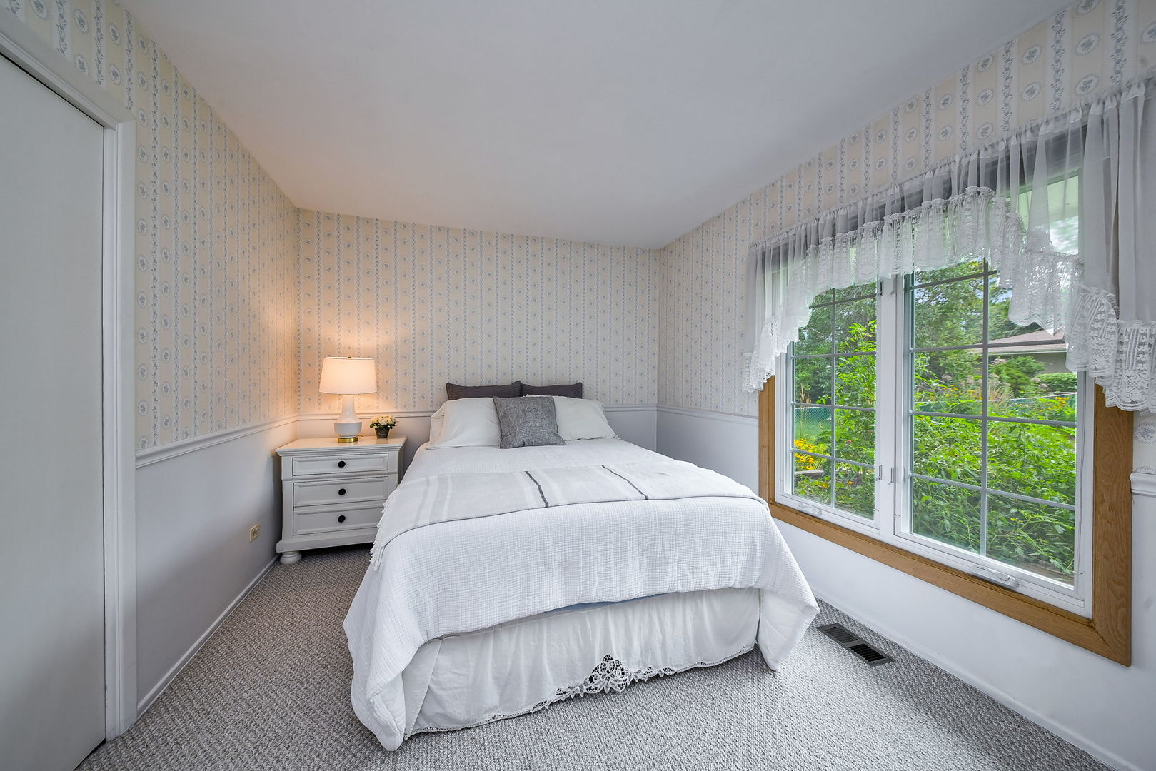 21W621 Buckingham Road