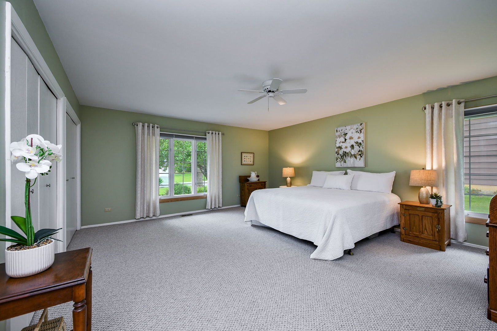 21W621 Buckingham Road