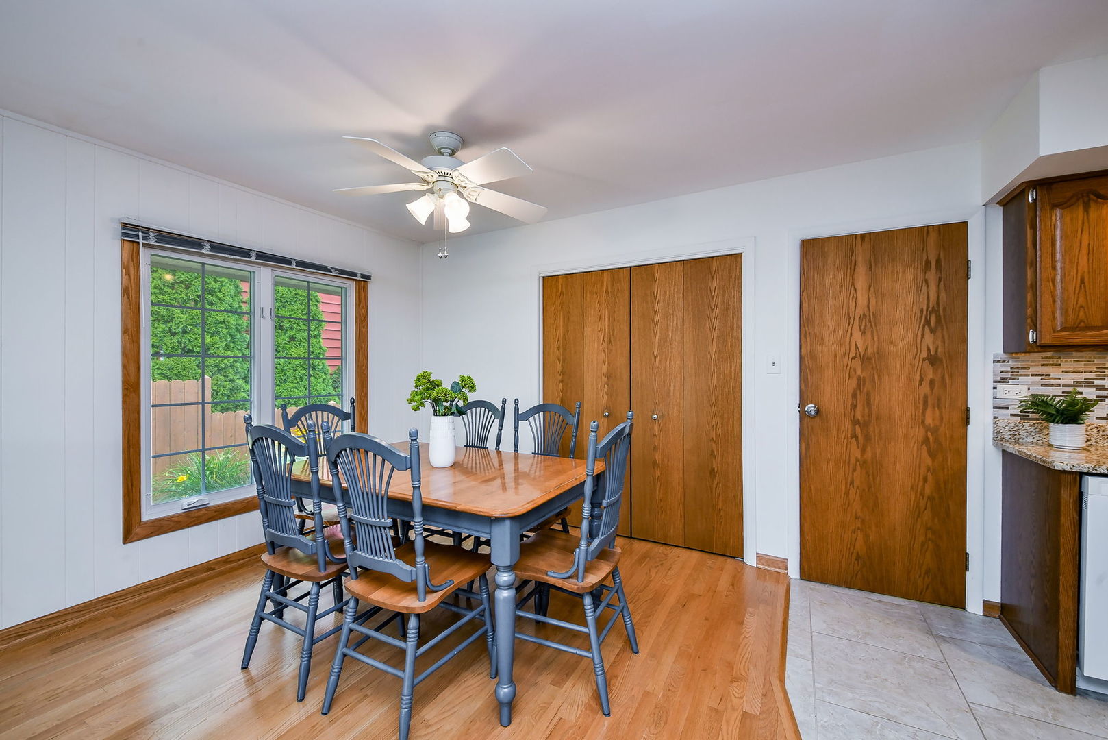 21W621 Buckingham Road