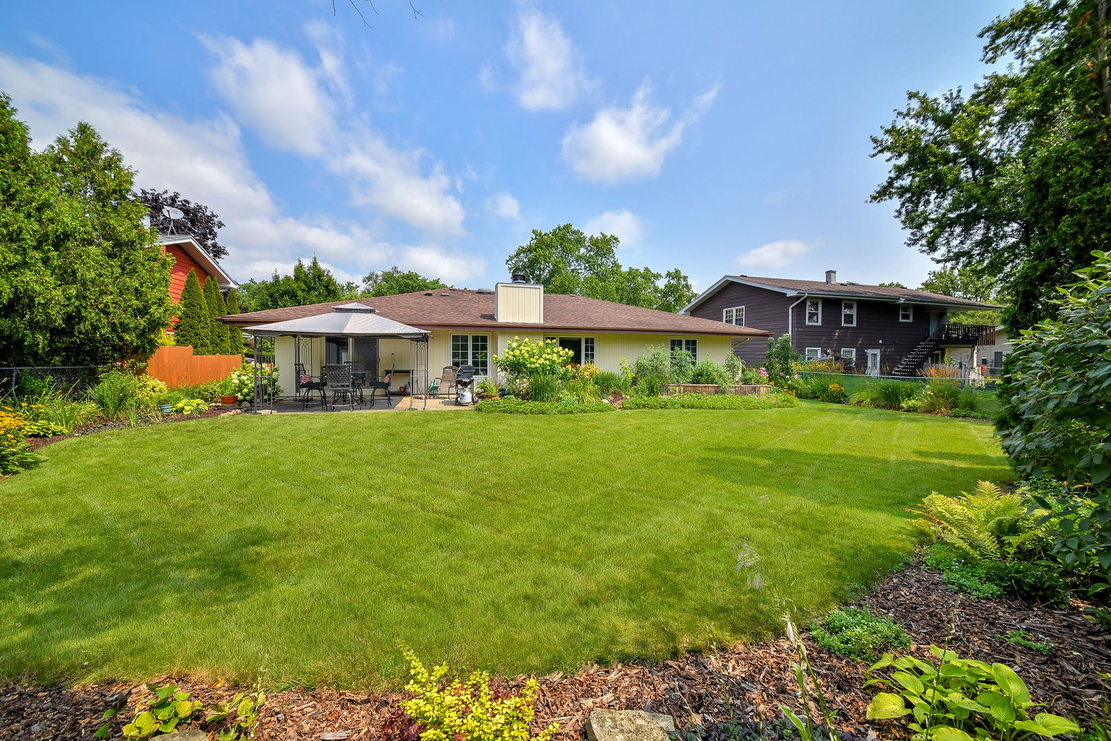 21W621 Buckingham Road