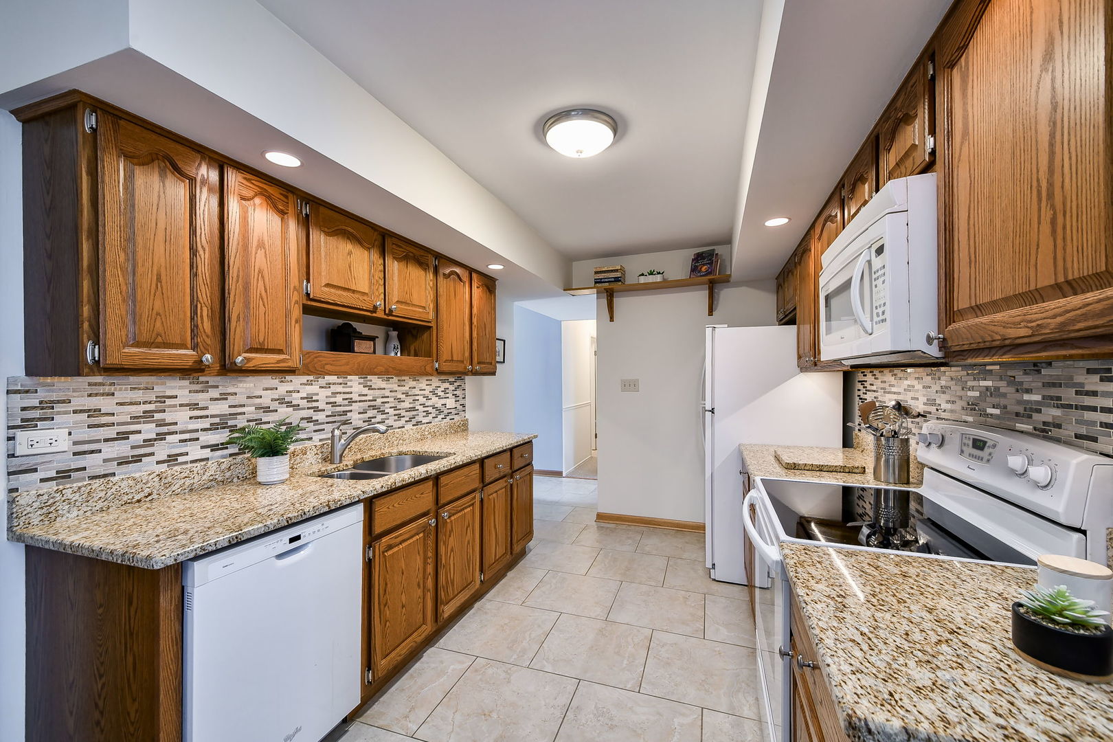 21W621 Buckingham Road