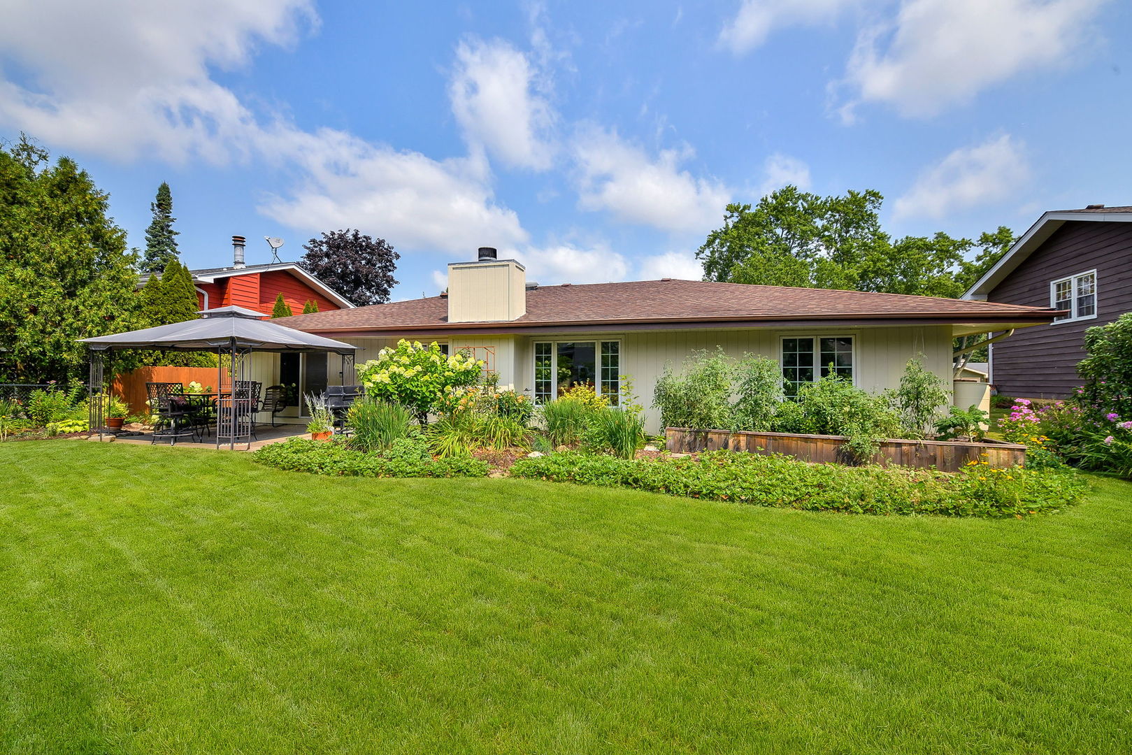 21W621 Buckingham Road