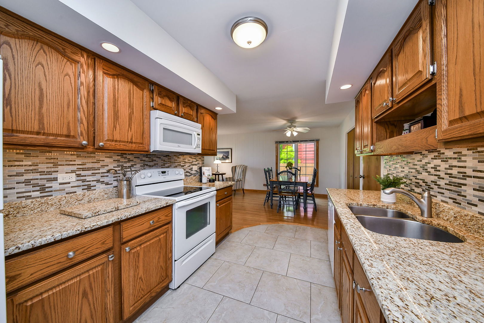 21W621 Buckingham Road