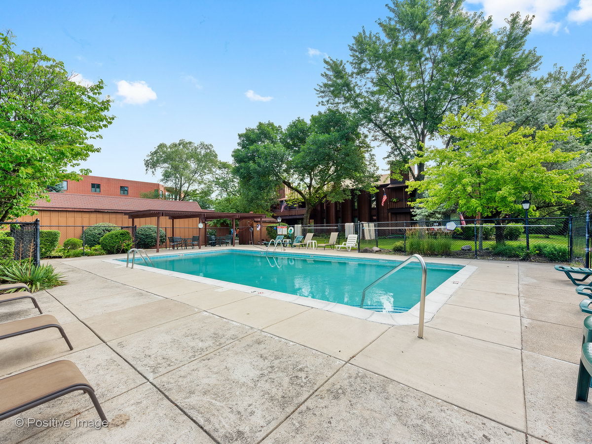 1S055 Spring Road Unit: 2C