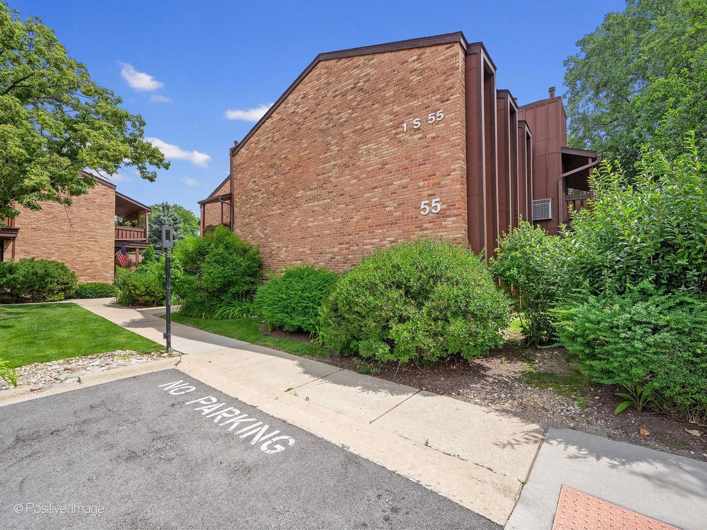 1S055 Spring Road Unit: 2C
