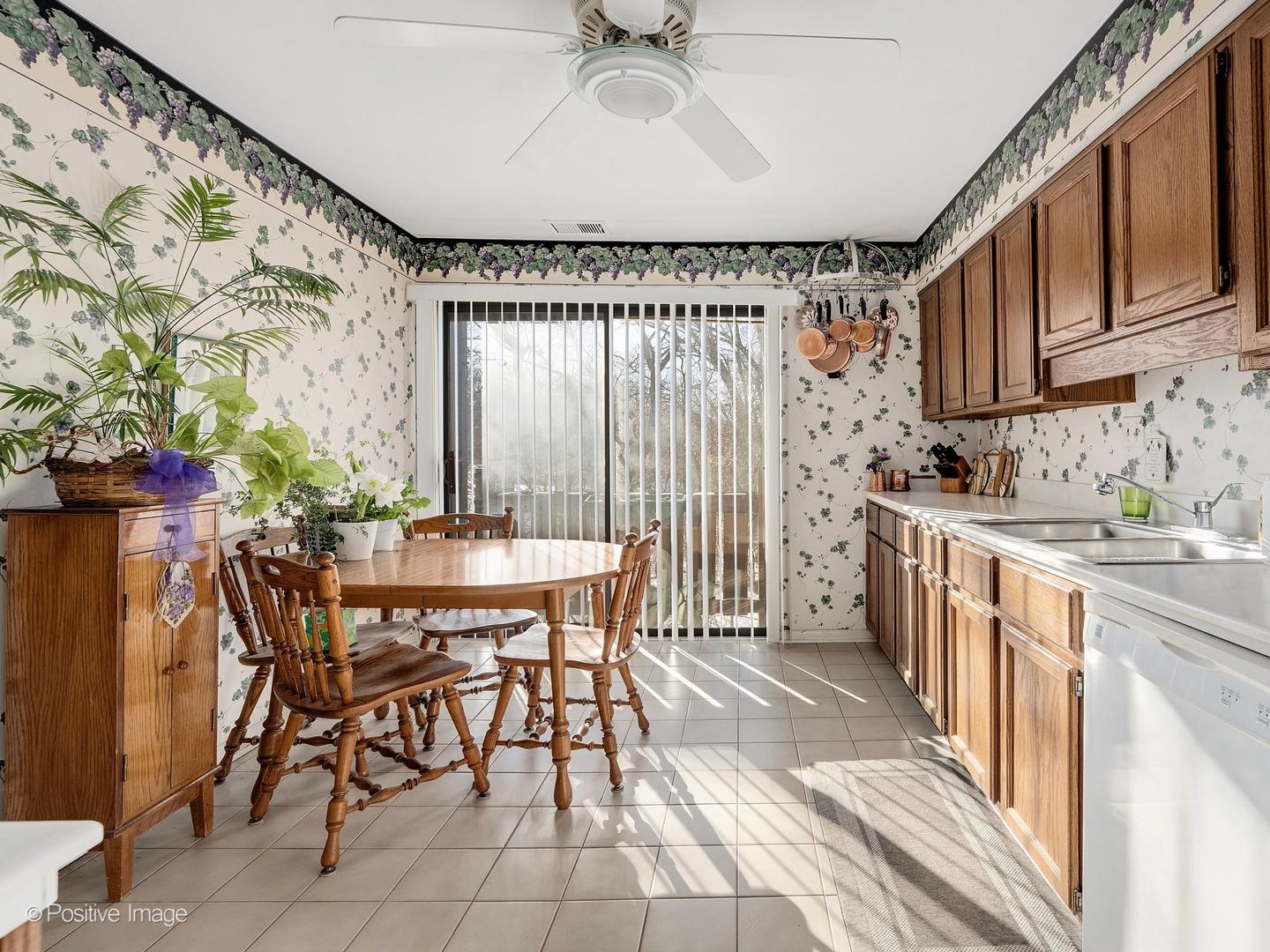 1S055 Spring Road Unit: 2C