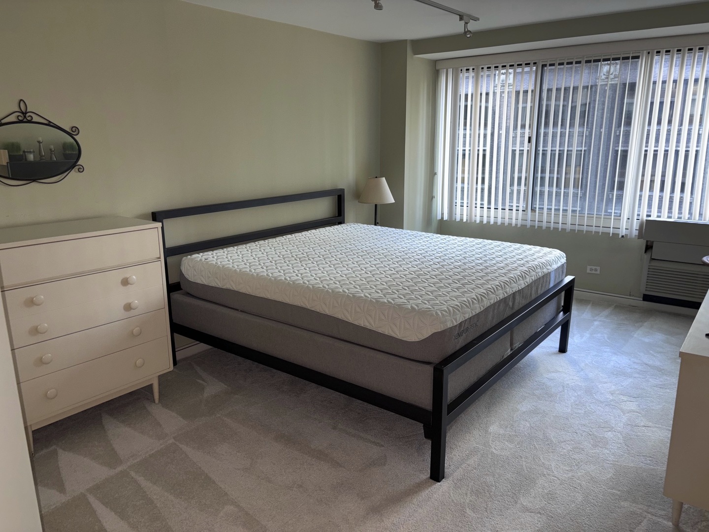 211 E Ohio Street Unit: 923