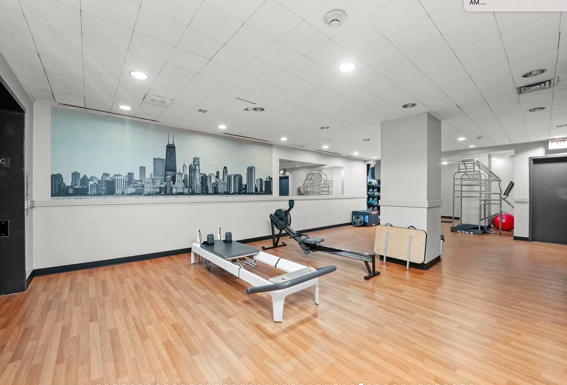 211 E Ohio Street Unit: 923