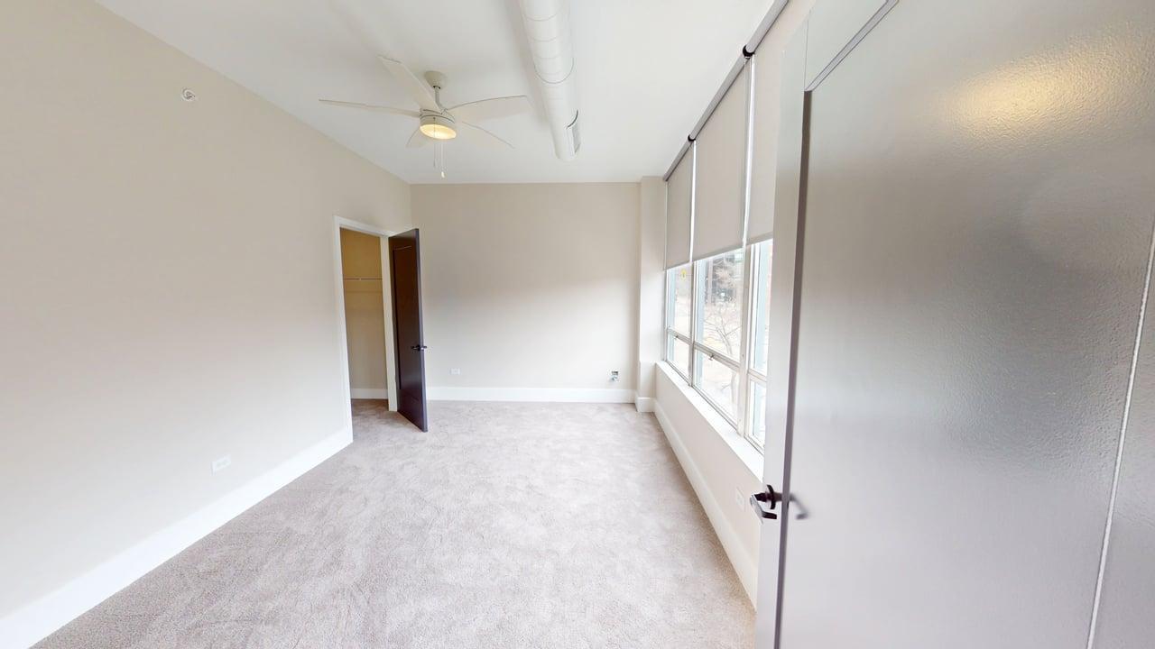 40 DuPage Court Unit: 207