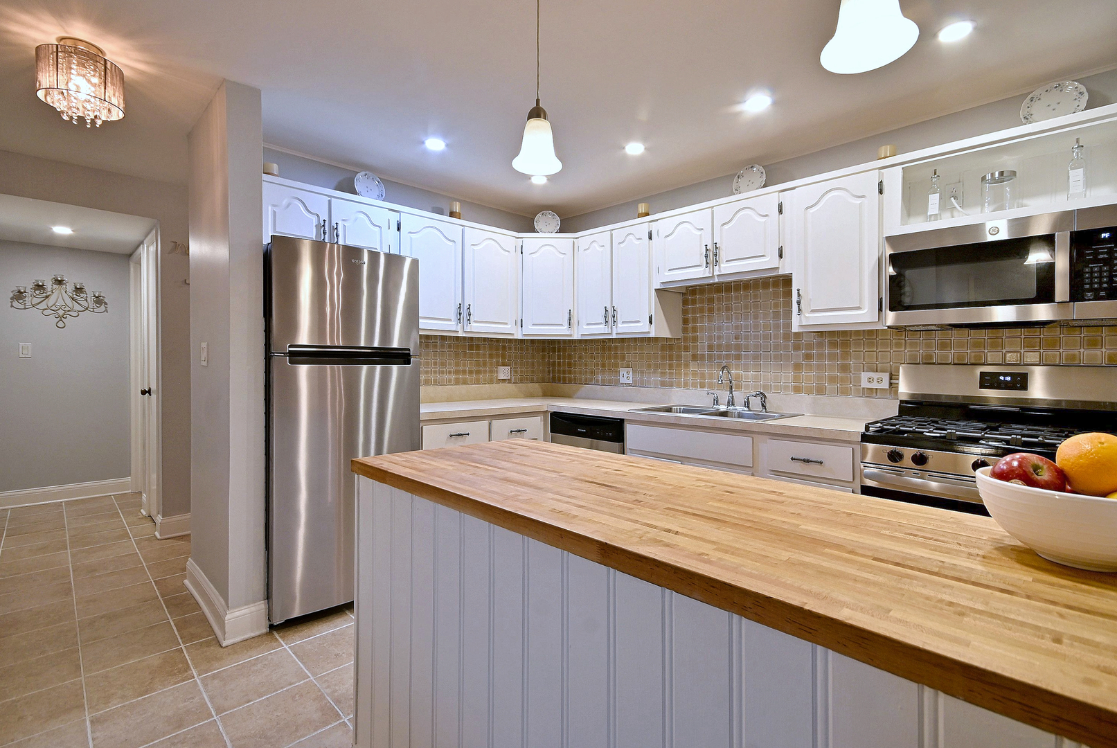 110 W Butterfield Road Unit: 309S