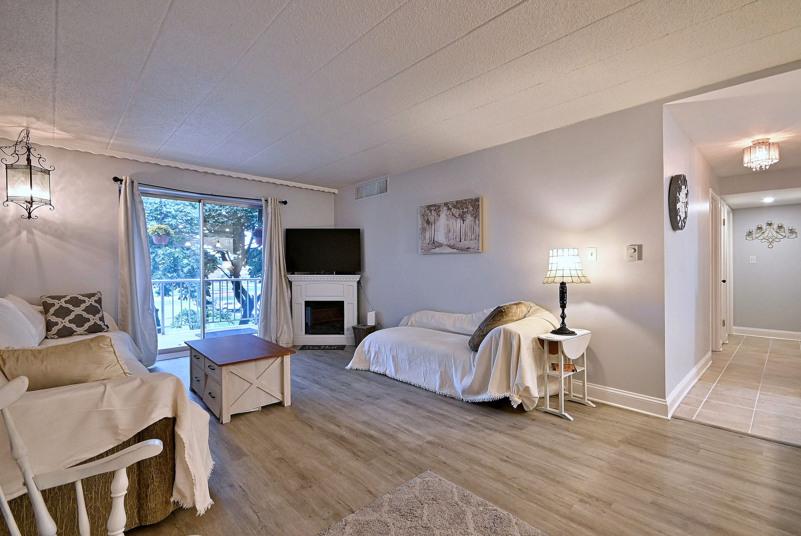 110 W Butterfield Road Unit: 309S