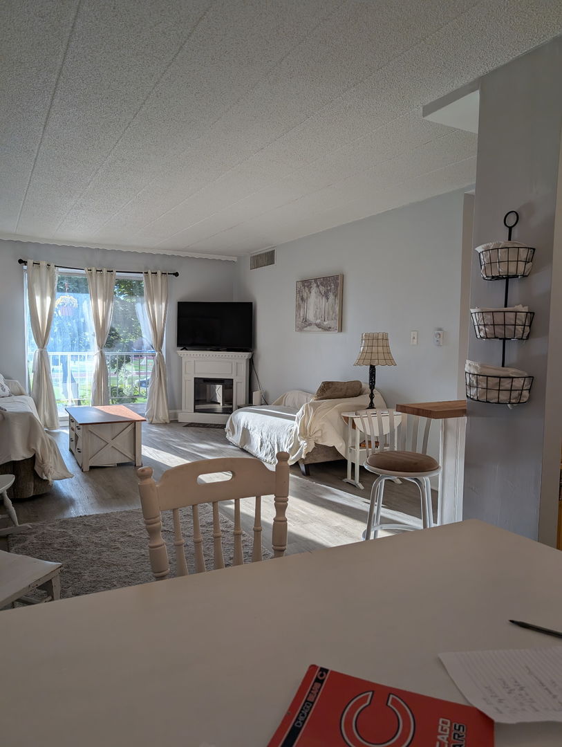 110 W Butterfield Road Unit: 309S