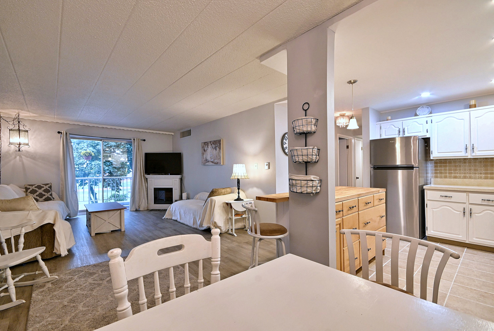 110 W Butterfield Road Unit: 309S