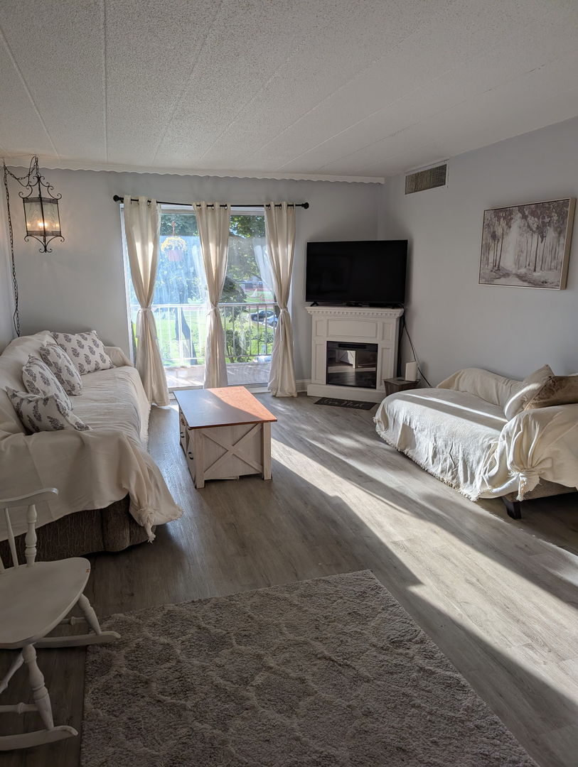 110 W Butterfield Road Unit: 309S