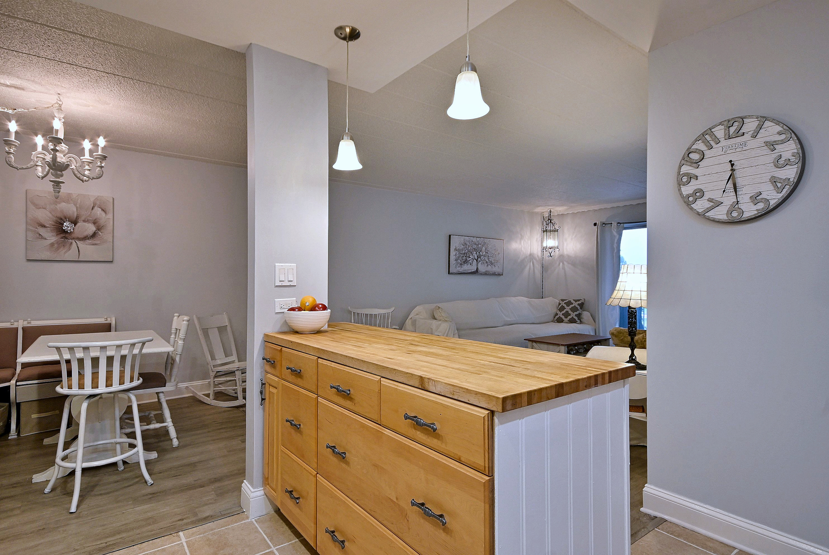 110 W Butterfield Road Unit: 309S