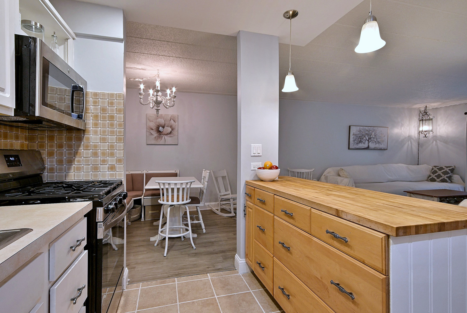 110 W Butterfield Road Unit: 309S