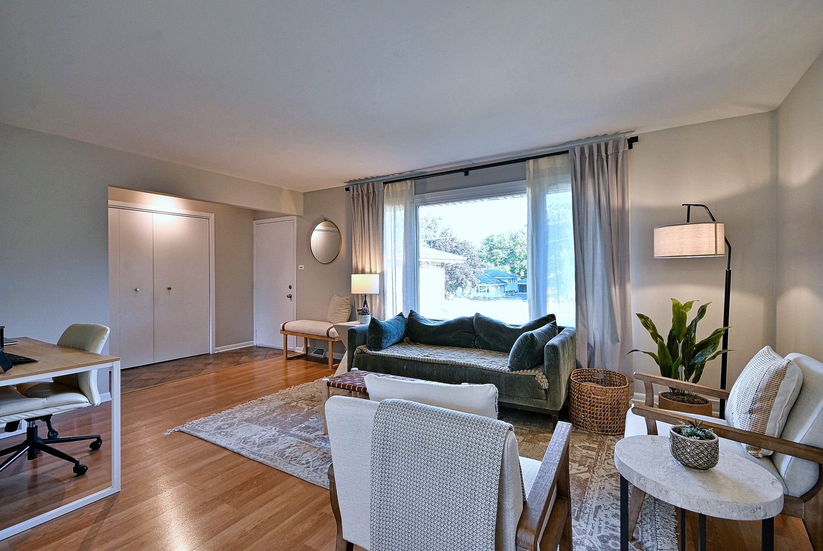 542 W Armitage Avenue