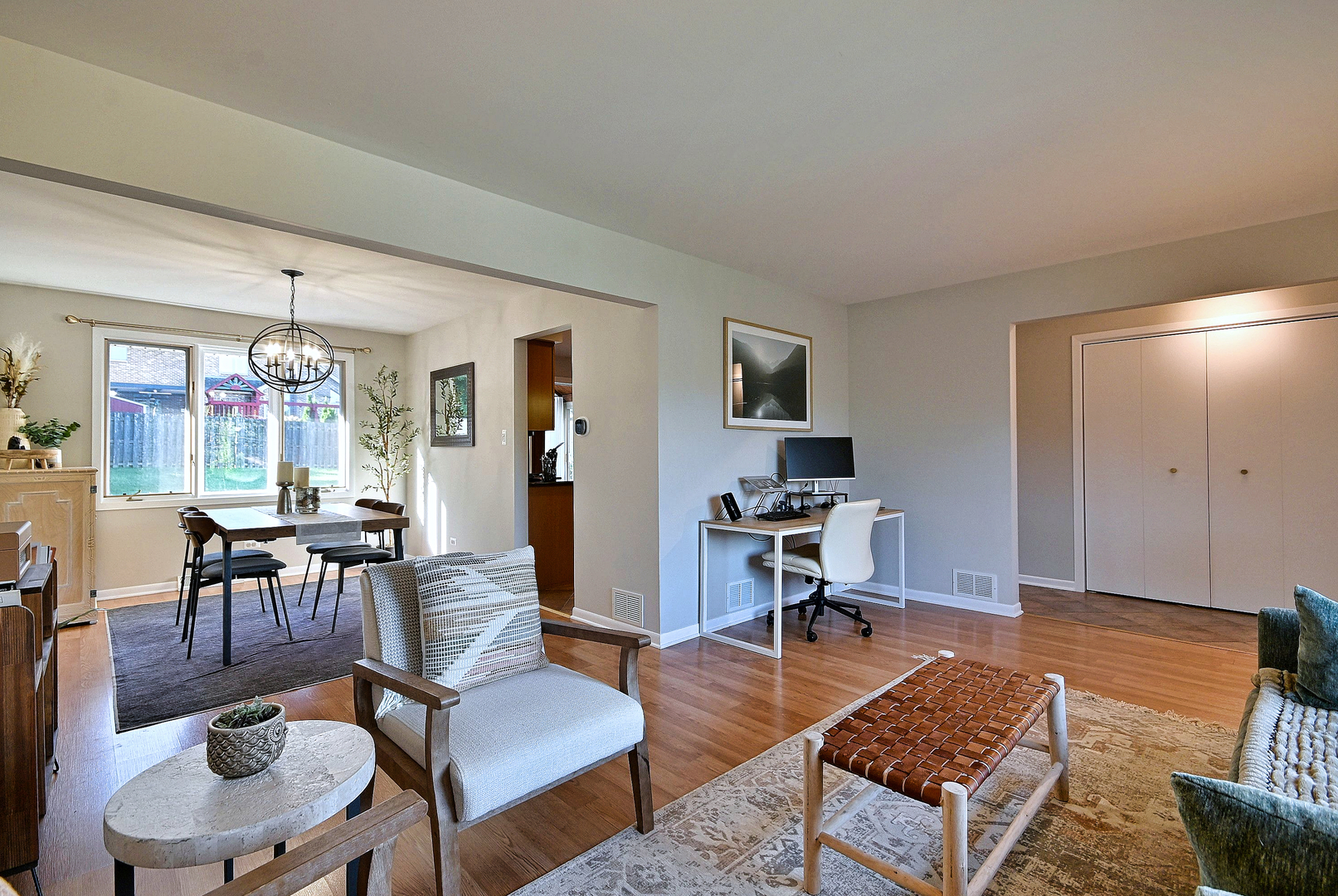 542 W Armitage Avenue