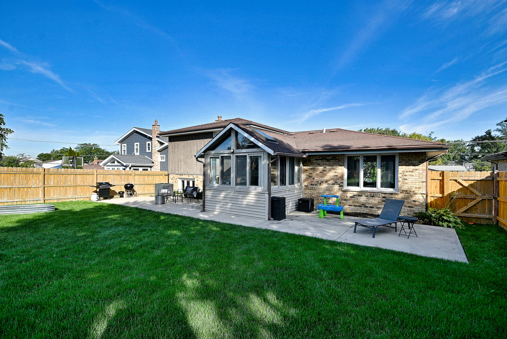 542 W Armitage Avenue