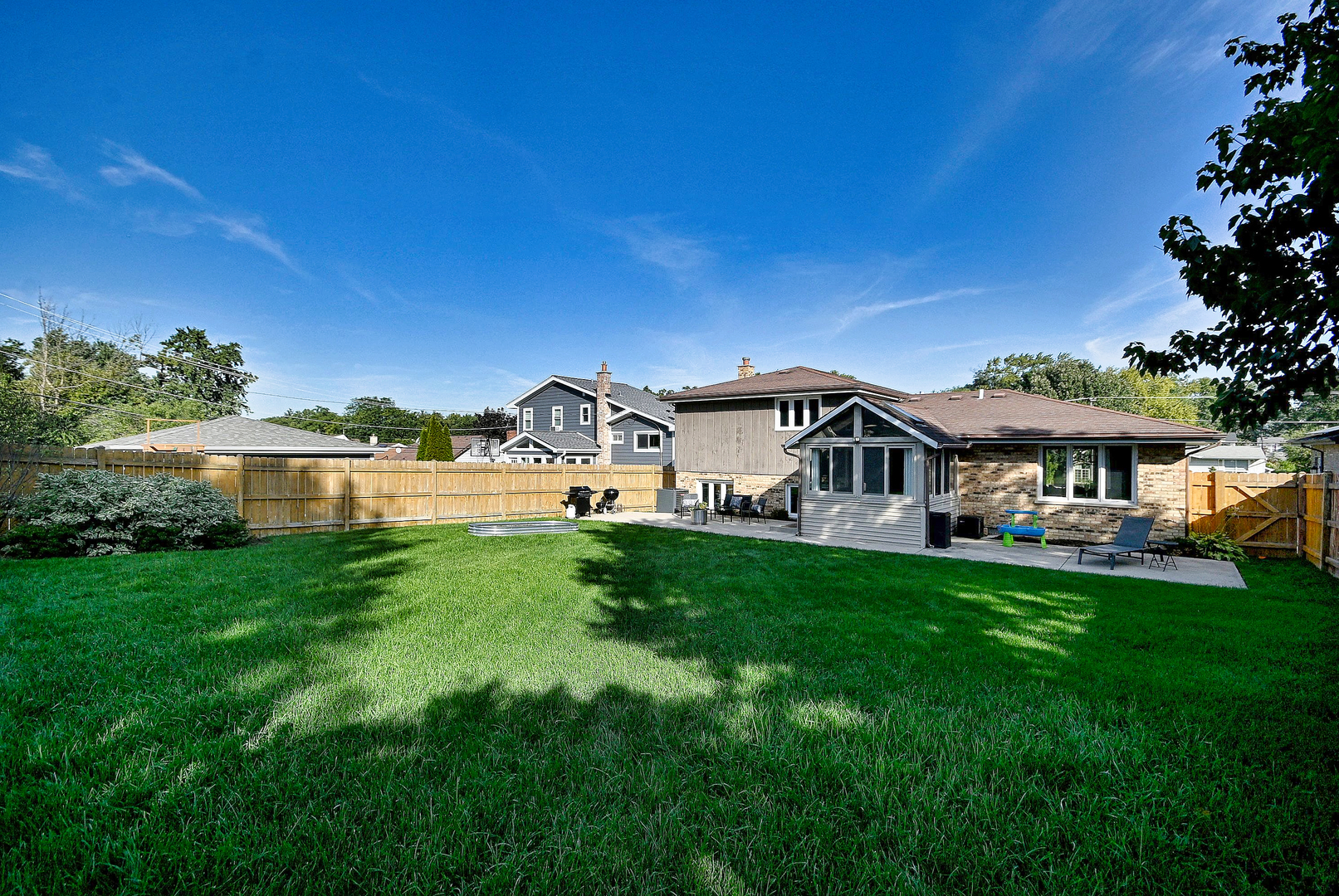 542 W Armitage Avenue