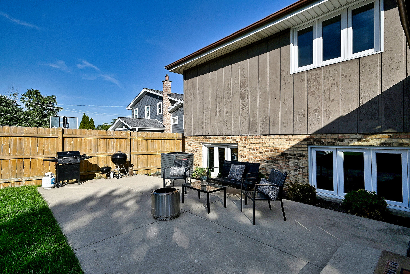 542 W Armitage Avenue