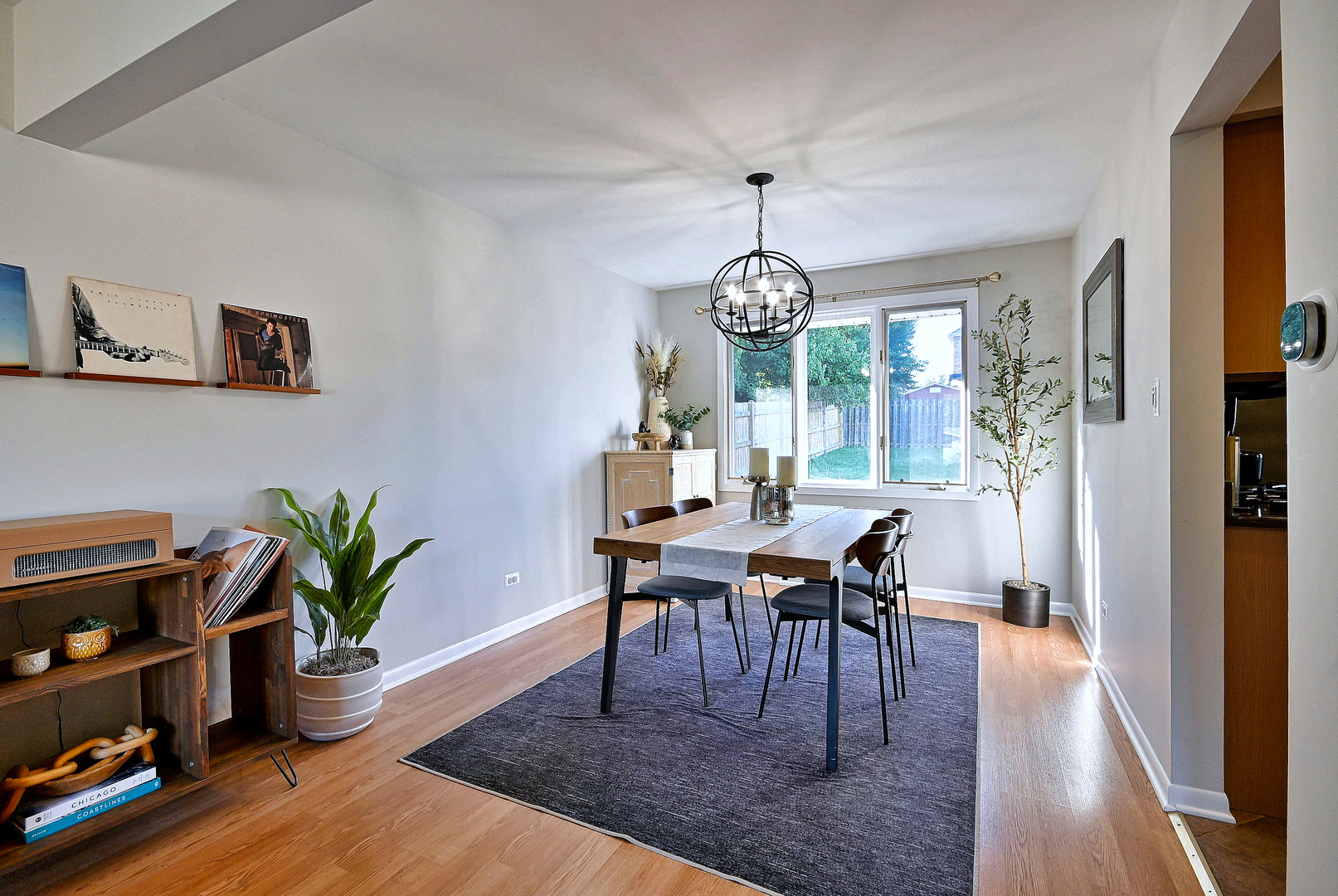 542 W Armitage Avenue