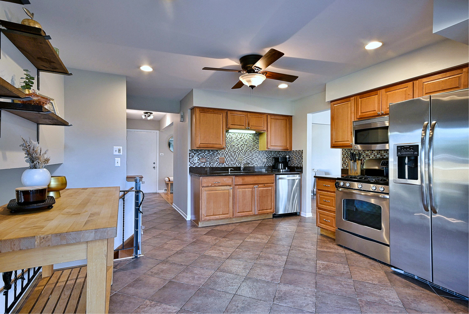542 W Armitage Avenue