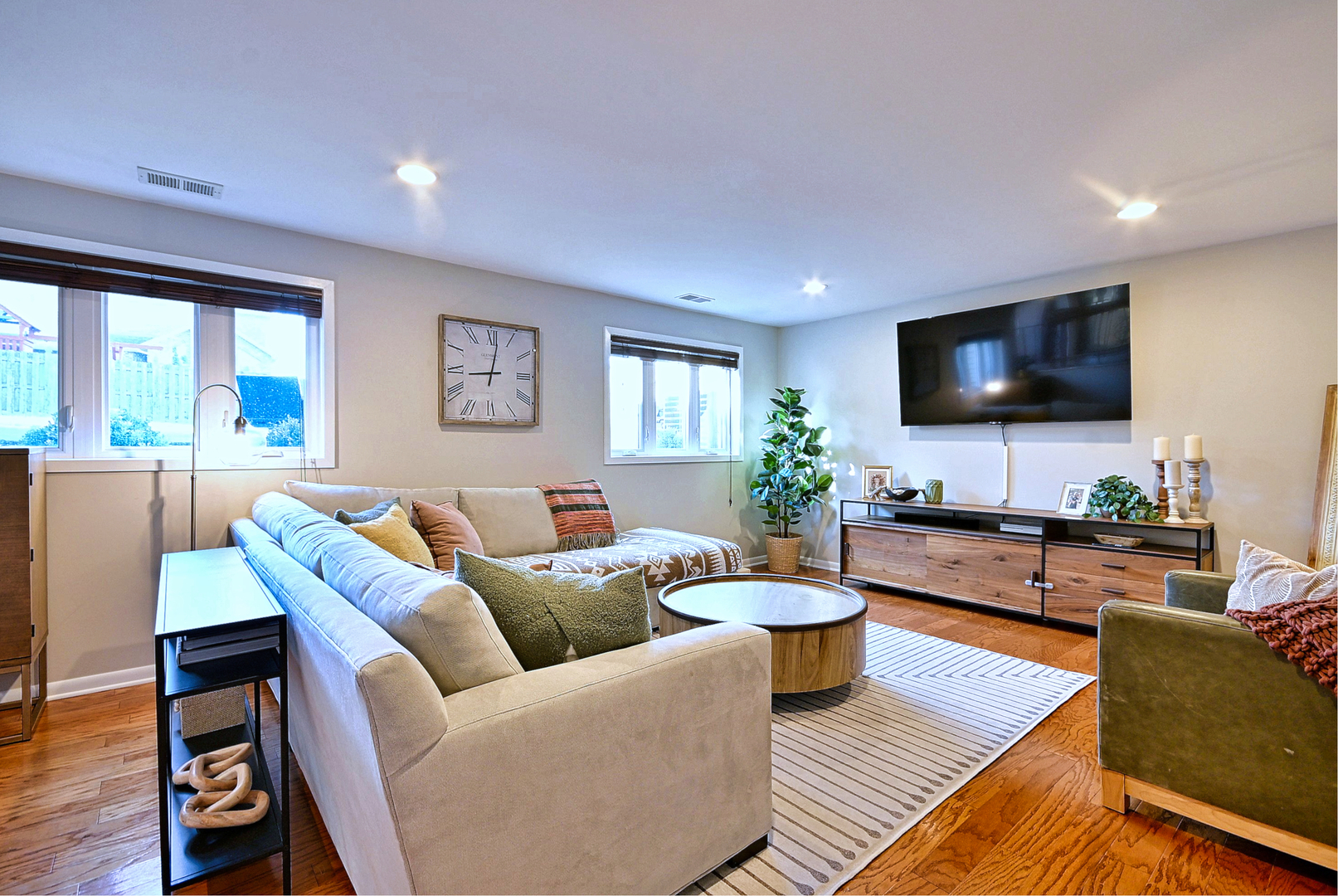 542 W Armitage Avenue