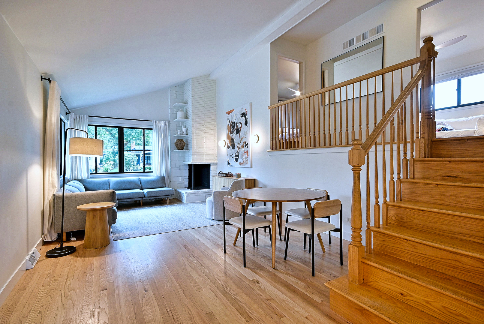 326 E Huntington Lane