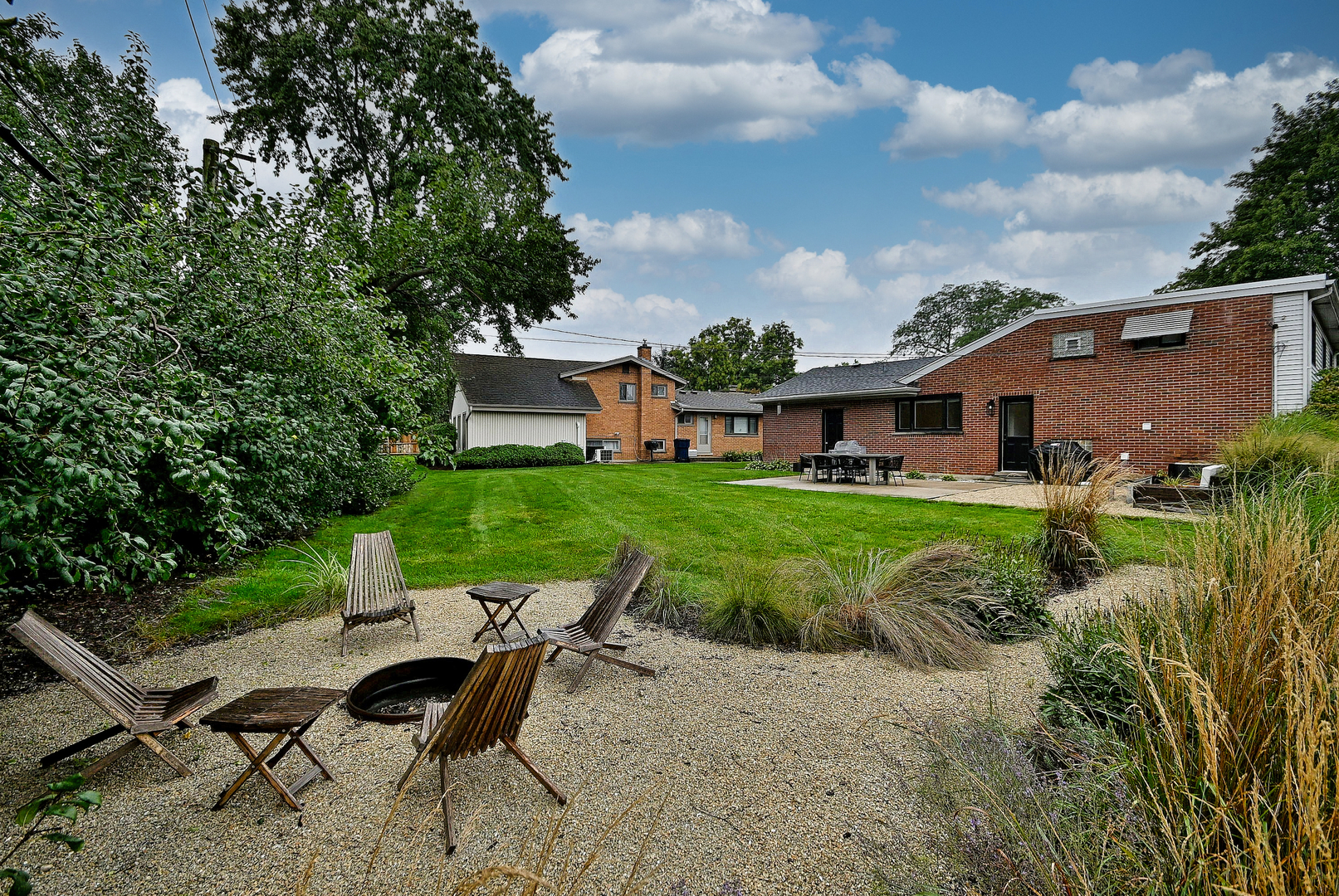 326 E Huntington Lane