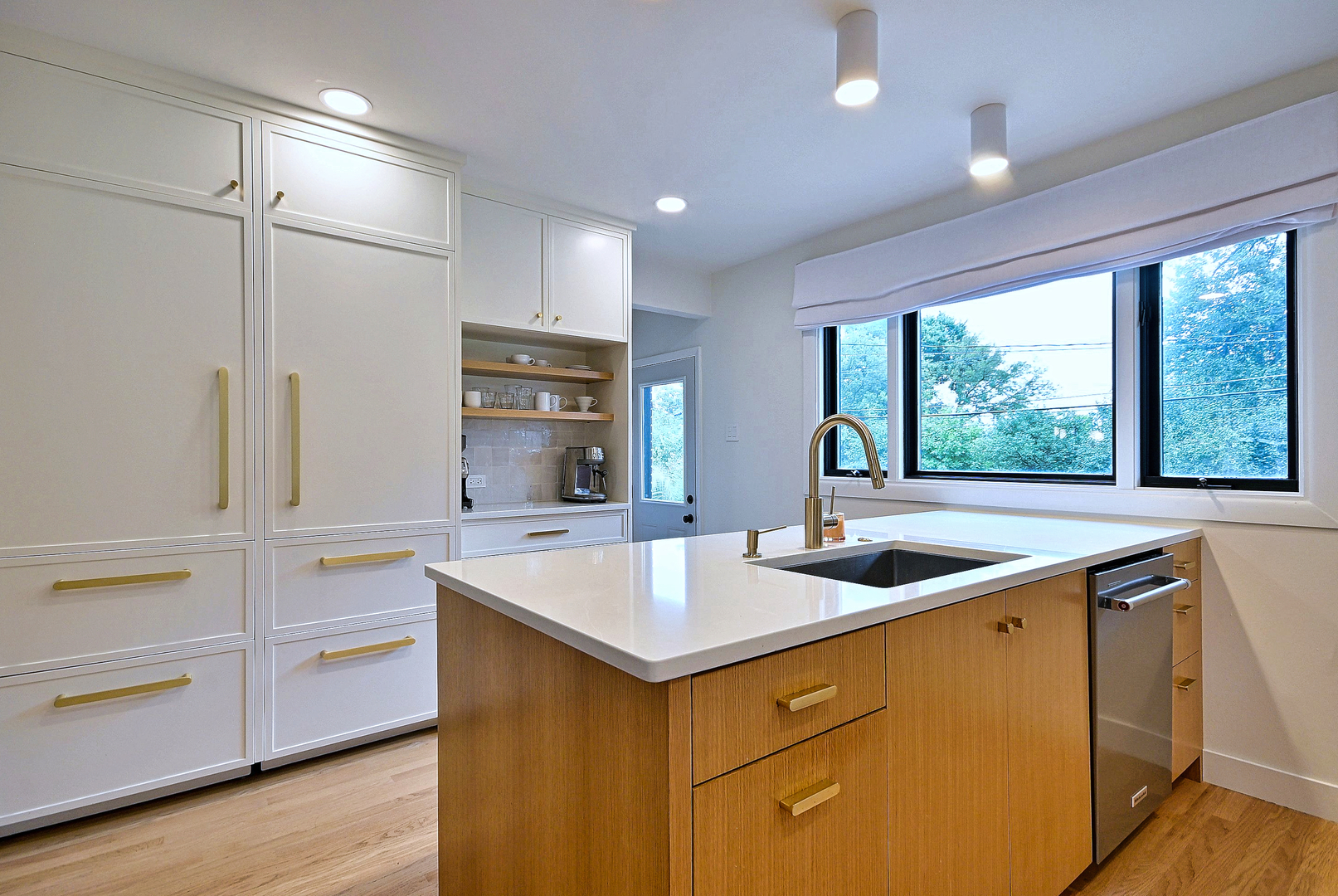 326 E Huntington Lane