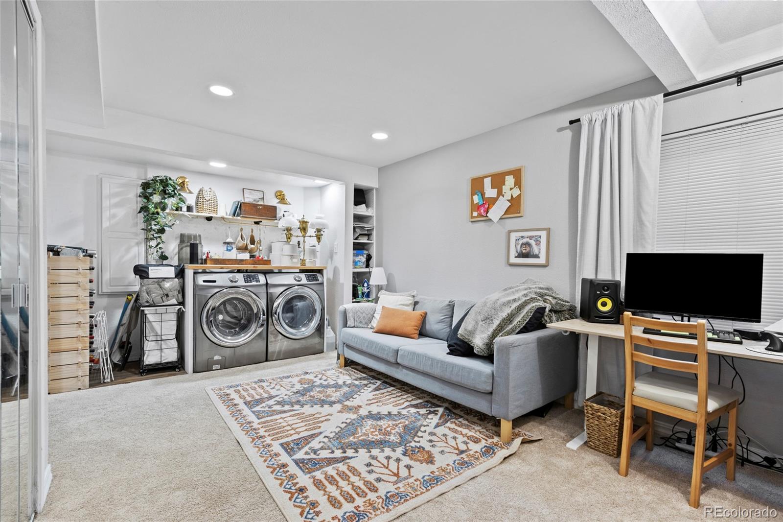7316 W 97th Place