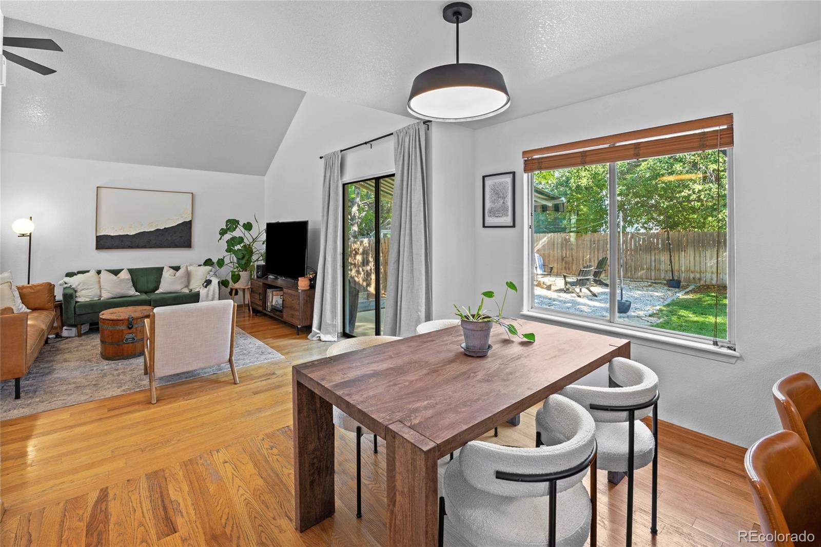 7316 W 97th Place